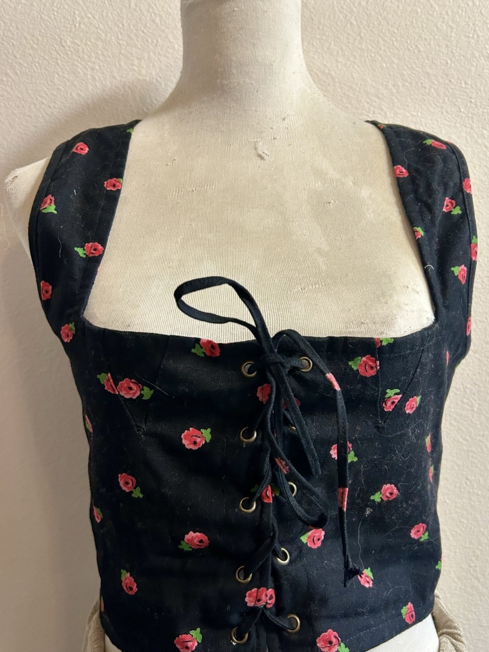 Corset tie top sz medium black with rose print god condition